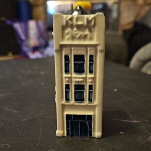 KLM Delft Elegant Blue and Cream Ceramic Building Model Collectabke # 75